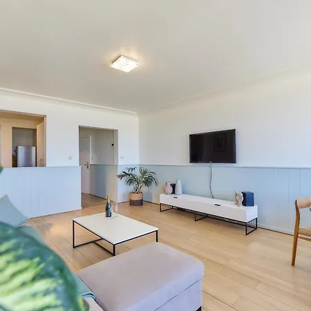 Lecomte - Beachhouse La 236 *