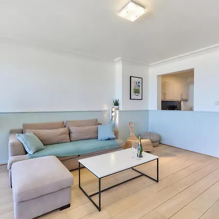 Апартаменты Lecomte - Beachhouse La 236 *